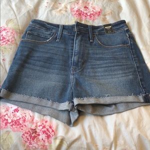 Simone high rise short